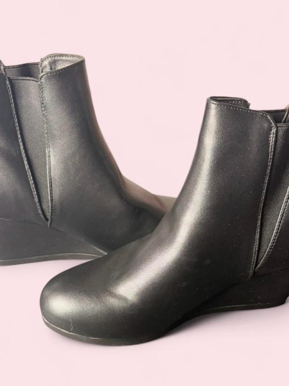 Versona Women's Black Wedge Ankle Boots, size 8
